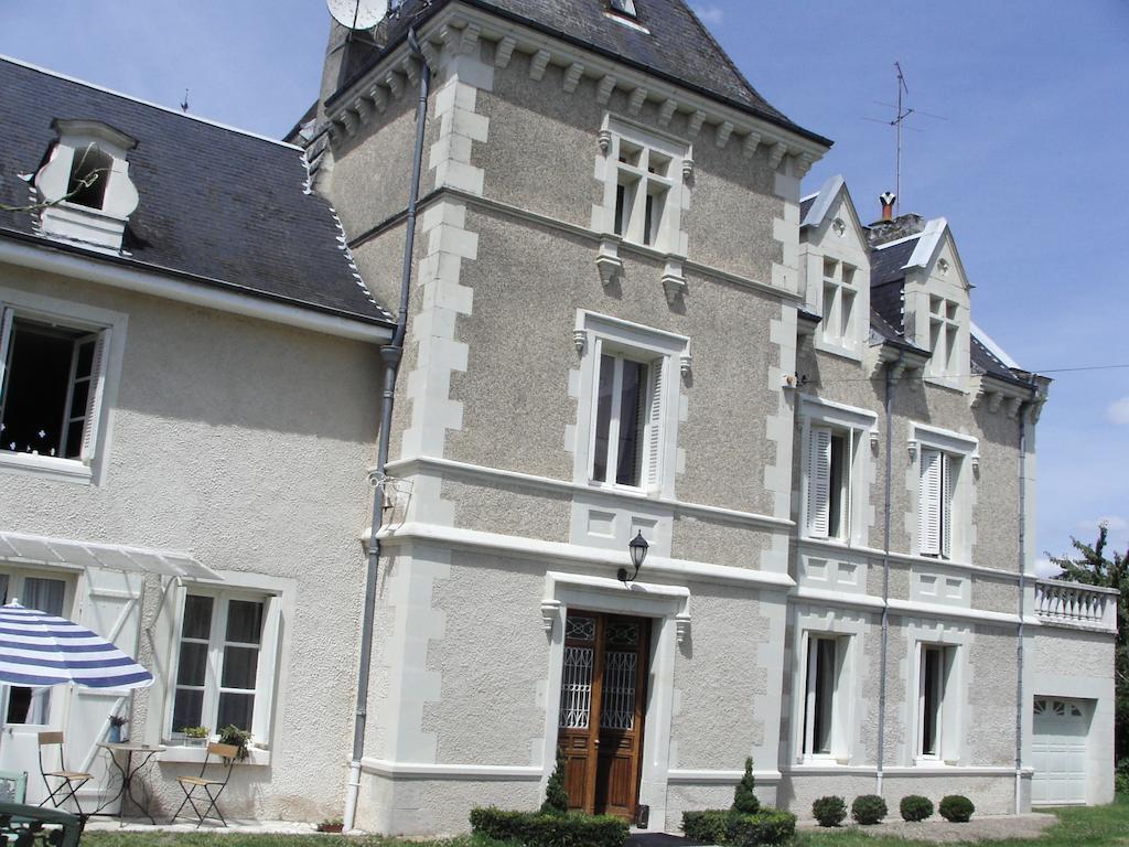 La Tourelle Des Echelles Bed & Breakfast Lesigny  Exterior photo