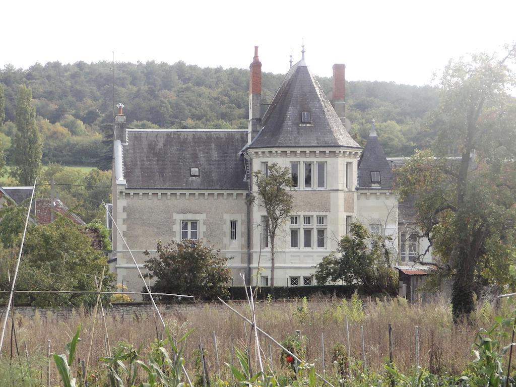 La Tourelle Des Echelles Bed & Breakfast Lesigny  Exterior photo